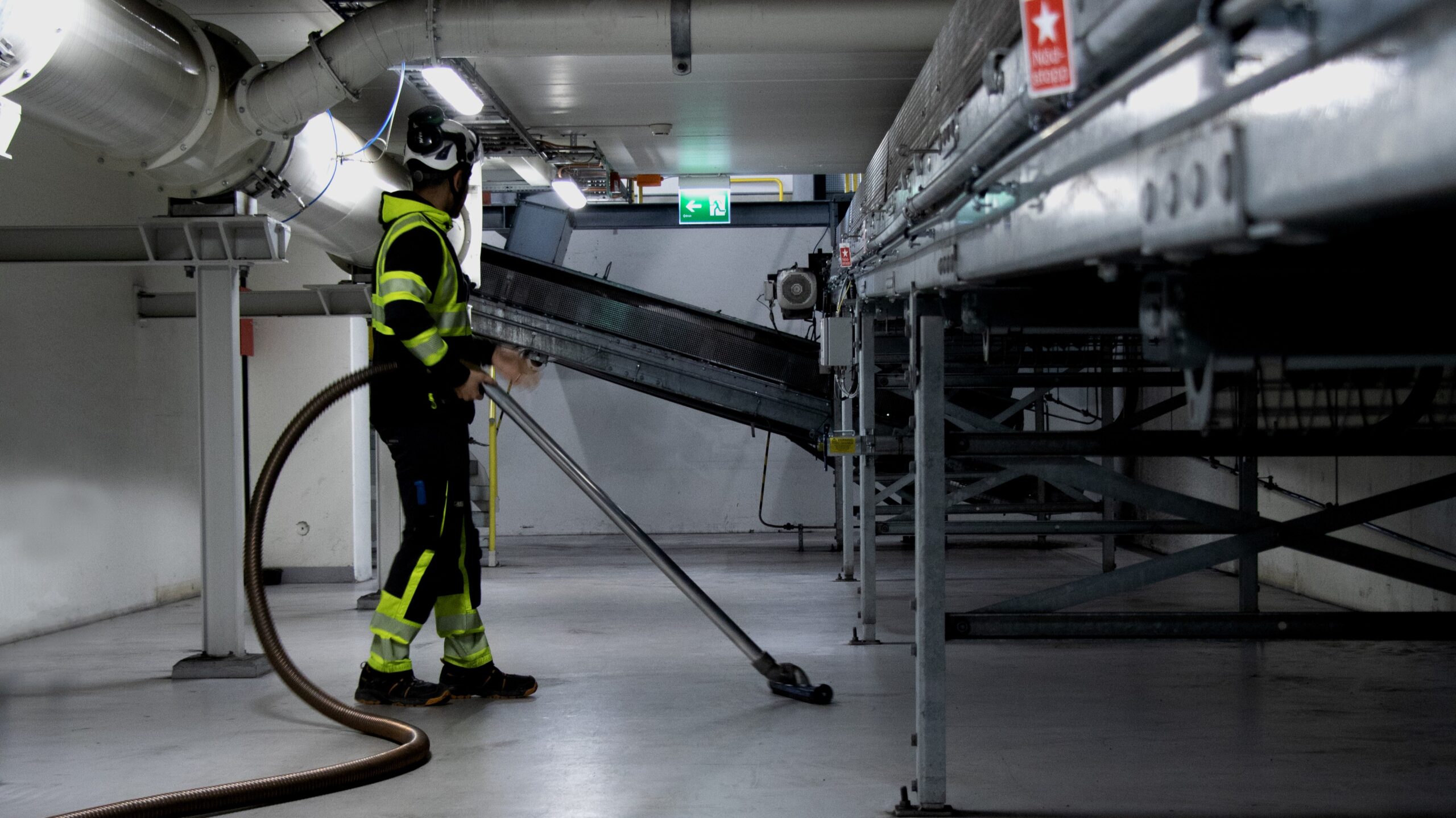 Industrial vacuum systems